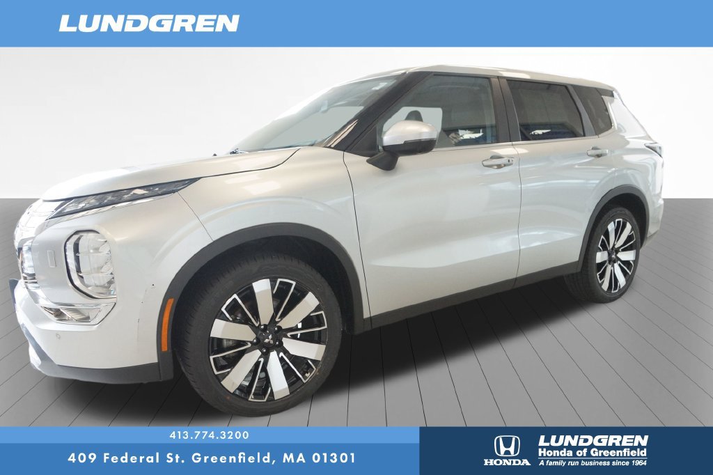 Used 2025 Mitsubishi Outlander AWD image 4
