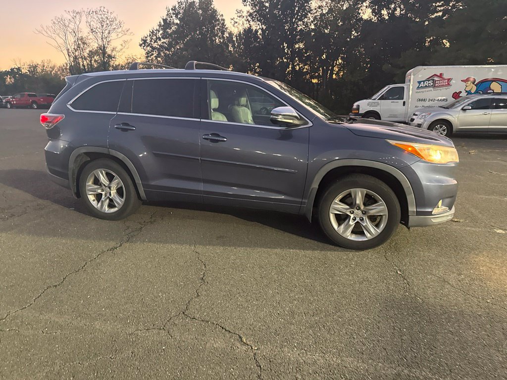 Used 2014 Toyota Highlander Limited AWD/4WD image 3