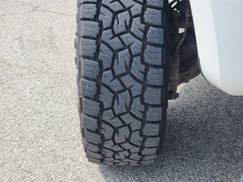 Used 2022 Ford F450 Limited w/ FX4 Off-Road Package AWD/4WD image 21