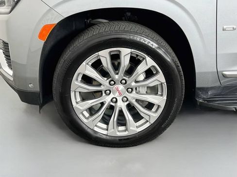 Used 2024 GMC Yukon Denali w/ Advanced Technology Package AWD/4WD image 31