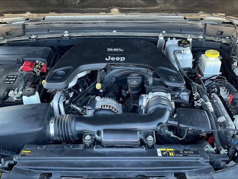 Used 2020 Jeep Gladiator Sport AWD/4WD image 29
