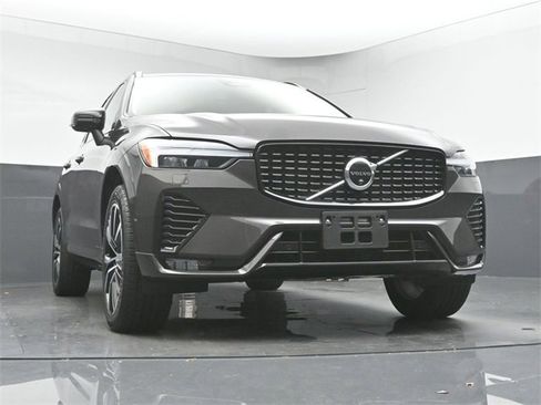 Used 2025 Volvo XC60 B5 Plus image 35