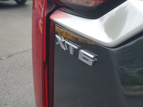 Used 2021 Cadillac XT6 Premium Luxury image 29