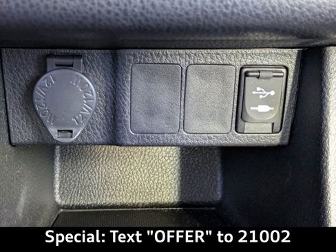 Used 2018 Toyota Corolla LE image 24