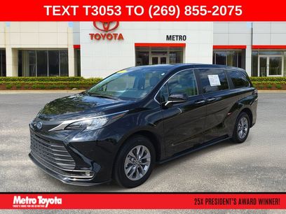 Used 2025 Toyota Sienna XLE