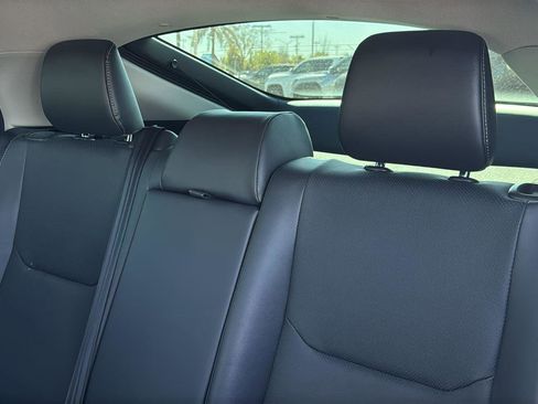 Used 2025 Toyota Prius XLE image 28