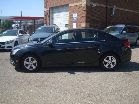 Used 2014 Chevrolet Cruze LT w/ RS Package image 2