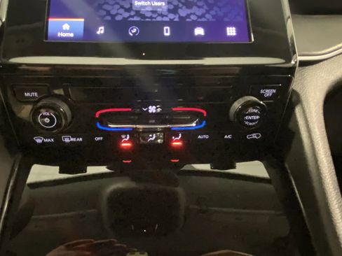 Used 2023 Jeep Grand Cherokee L Laredo image 34