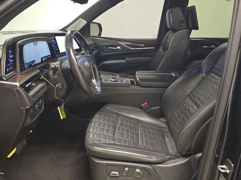 Used 2023 Cadillac Escalade Sport Platinum image 5