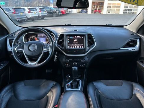 Used 2016 Jeep Cherokee Trailhawk image 10