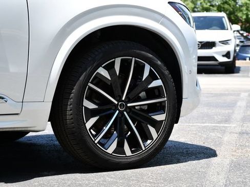 Certified 2026 Volvo XC90 B6 Plus AWD/4WD image 9