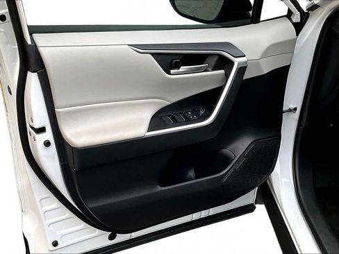 Certified 2023 Toyota RAV4 XLE Premium AWD/4WD image 22