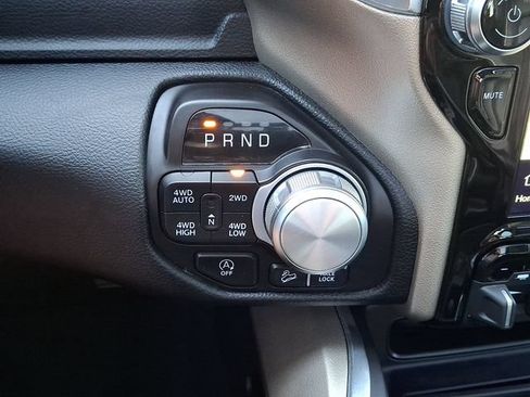 Used 2022 RAM 1500 Laramie AWD/4WD image 17