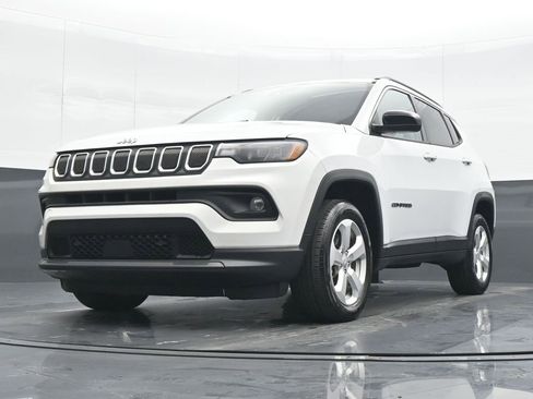 Used 2022 Jeep Compass Latitude image 16