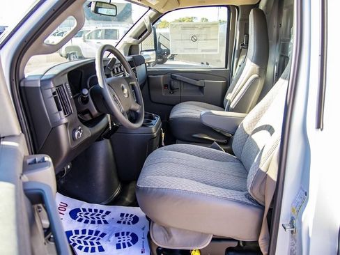 Used 2024 Chevrolet Express 3500 w/ Power Convenience Package RWD image 17