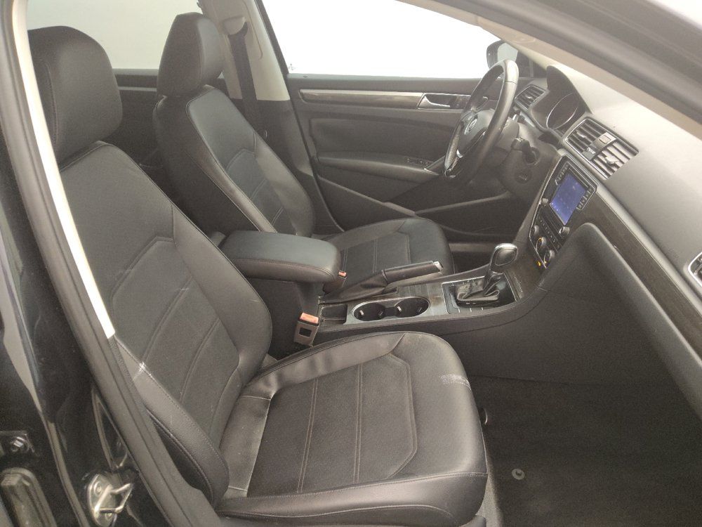 Used 2018 Volkswagen Passat 2.0T SE FWD image 21