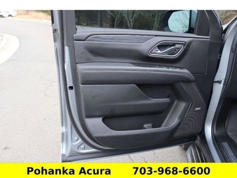 Used 2024 GMC Yukon SLT w/ SLT Premium Package image 19