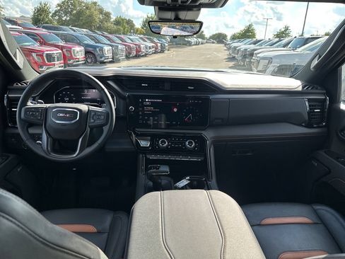 Used 2025 GMC Sierra 1500 AT4 w/ AT4 Premium Package AWD/4WD image 34