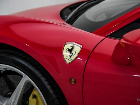 Used 2014 Ferrari 458 Italia Coupe RWD image 42