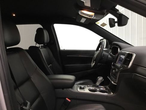 Used 2018 Jeep Grand Cherokee Limited AWD/4WD image 23