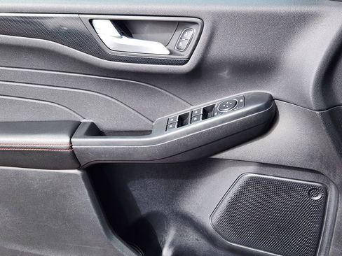 Used 2025 Ford Escape ST-Line Select image 14