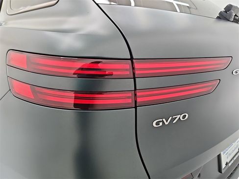 Used 2024 Genesis GV70 2.5T w/ Sport Prestige Package image 51