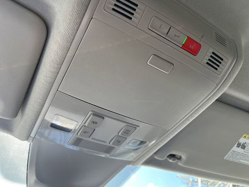 Used 2024 Volkswagen Tiguan S image 35