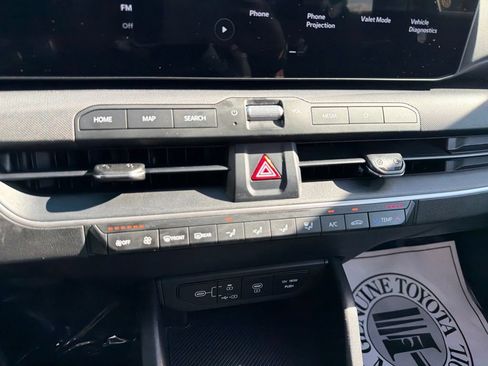 Used 2025 Kia K4 FWD image 17