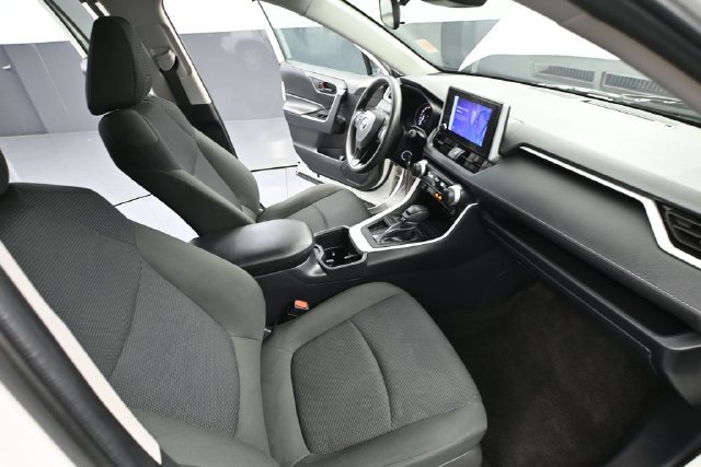 Used 2025 Toyota RAV4 LE FWD image 38