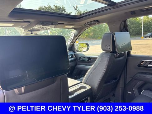 Used 2025 Chevrolet Tahoe Premier RWD image 23