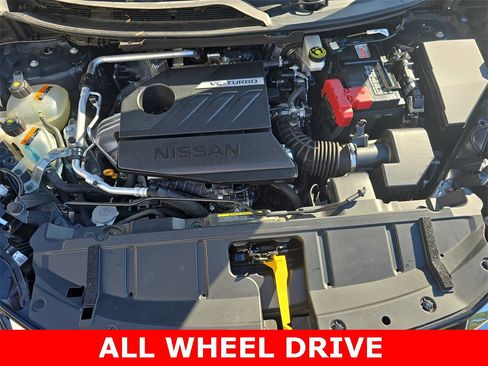 Used 2024 Nissan Rogue SV w/ SV Premium Package image 31