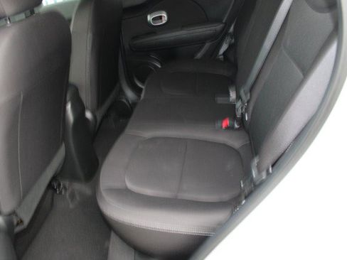 Used 2018 Kia Soul FWD image 18
