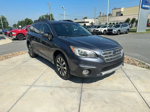 Used 2017 Subaru Outback 3.6R Limited AWD/4WD image 4