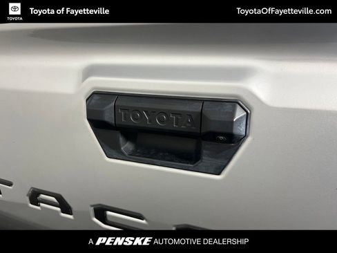Used 2024 Toyota Tacoma SR5 AWD/4WD image 15