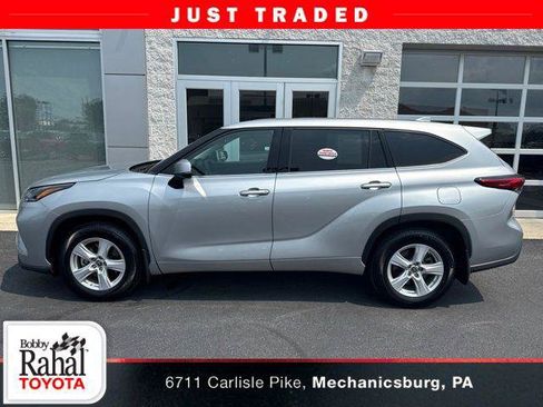 Certified 2021 Toyota Highlander LE AWD/4WD image 1