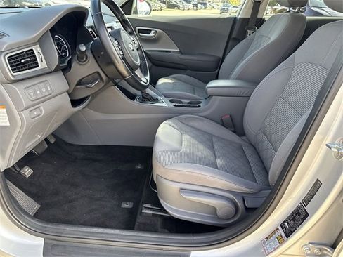 Used 2019 Kia Niro LX image 17