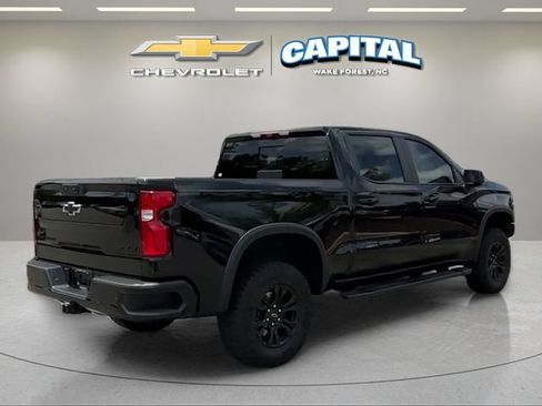 Used 2025 Chevrolet Silverado 1500 ZR2 w/ Technology Package AWD/4WD image 5