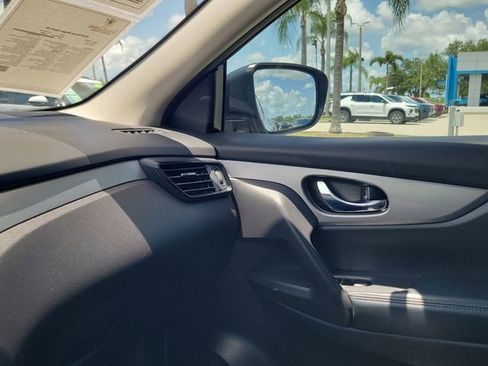Used 2020 Nissan Rogue Sport SL w/ Premium Package FWD image 26