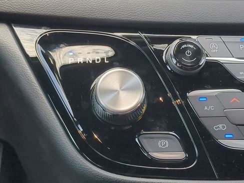 New 2025 Chrysler Voyager LX image 19