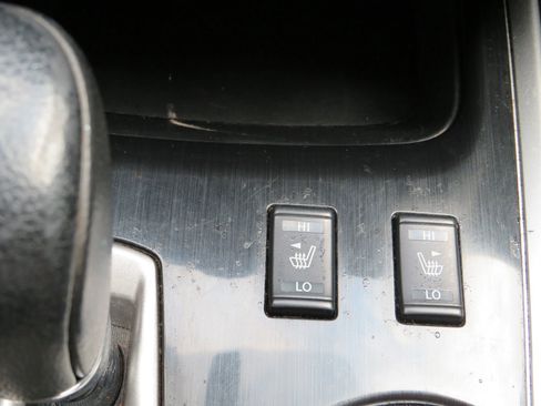 Used 2018 Nissan Pathfinder SV w/ SV All Weather Package image 28