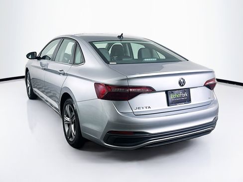 Used 2024 Volkswagen Jetta SE image 5