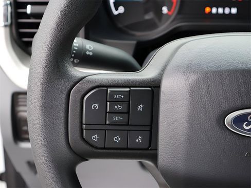 Used 2024 Ford F250 XLT w/ Snow Plow/Camper Package image 31