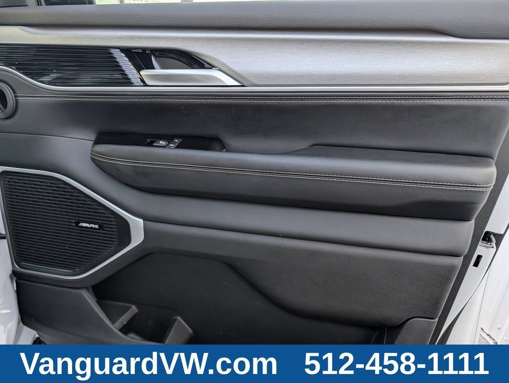 Used 2025 Jeep Wagoneer Series II RWD image 36