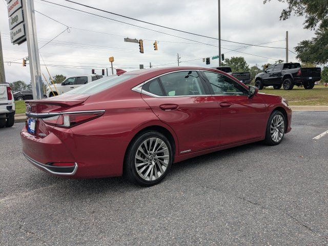 Used 2021 Lexus ES 300h Ultra Luxury w/ Accessory Package 2 FWD image 5