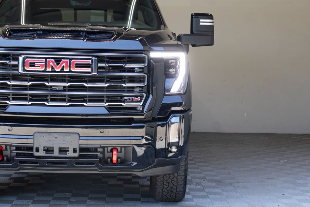 Used 2024 GMC Sierra 2500 AT4 w/ AT4 Premium Plus Package AWD/4WD image 6