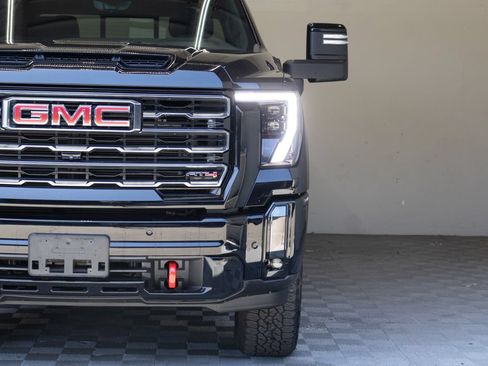 Used 2024 GMC Sierra 2500 AT4 w/ AT4 Premium Plus Package AWD/4WD image 6