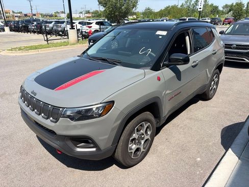 Used 2022 Jeep Compass Trailhawk w/ Sun and Sound Group AWD/4WD image 1