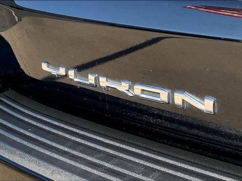 Used 2021 GMC Yukon Denali w/ Denali Premium Package AWD/4WD image 32