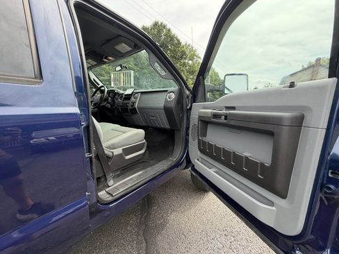 Used 2011 Ford F250 XLT w/ Chrome Pkg AWD/4WD image 20