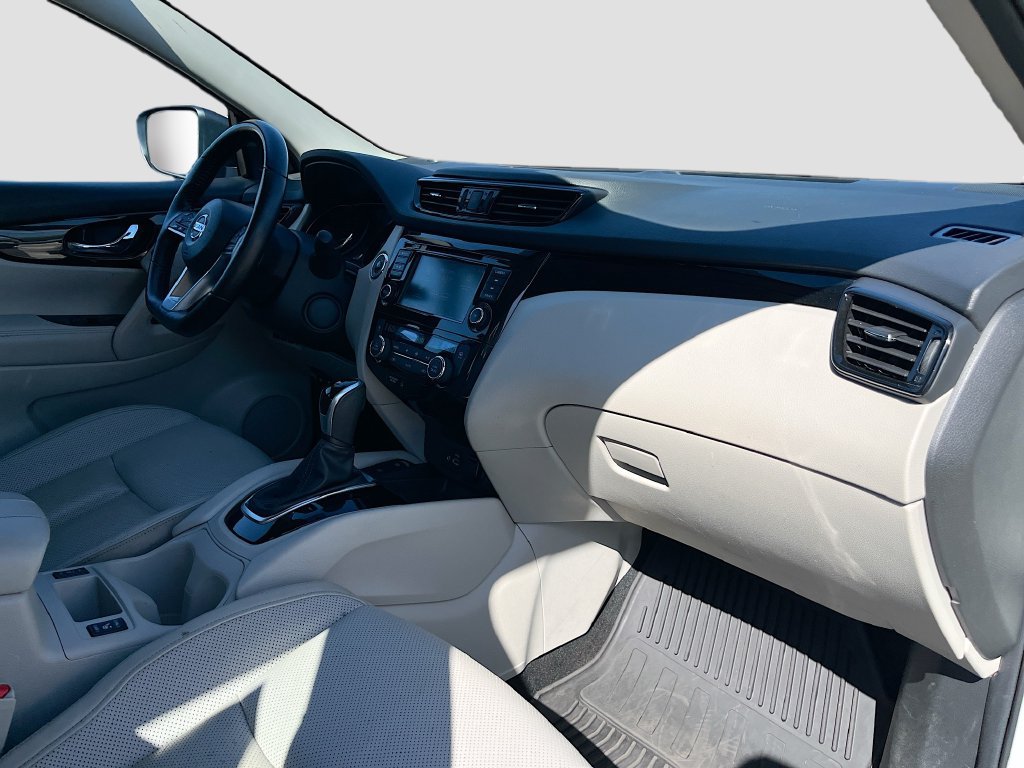 Used 2022 Nissan Rogue Sport SL FWD image 28